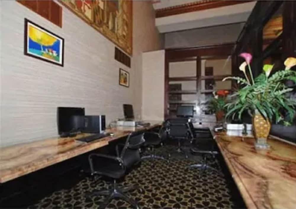 Baltimore Plaza Hotel 外观 照片