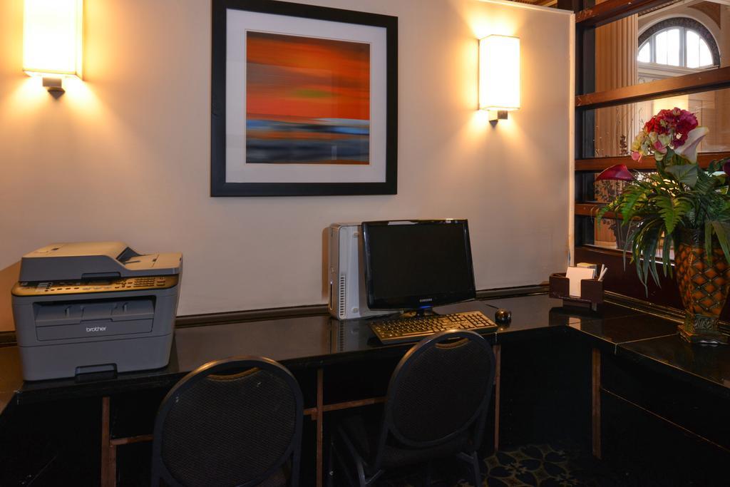 Baltimore Plaza Hotel 外观 照片