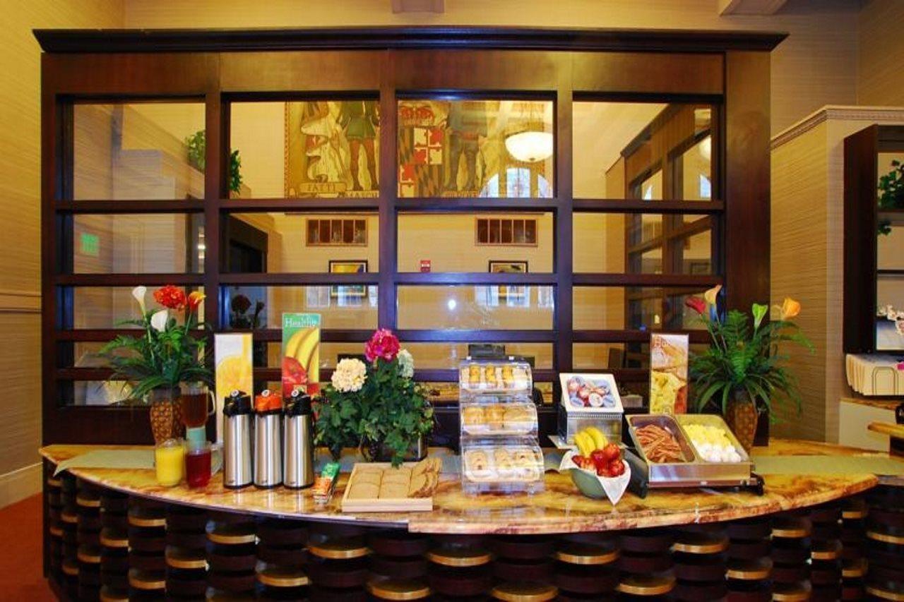 Baltimore Plaza Hotel 外观 照片