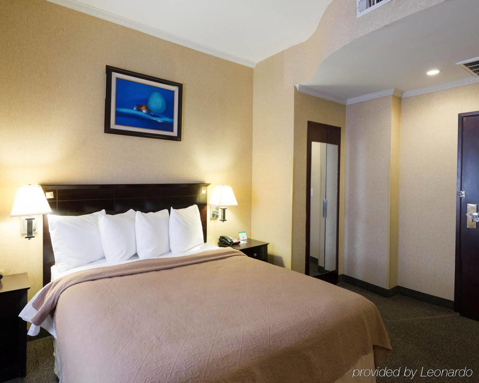 Baltimore Plaza Hotel 外观 照片