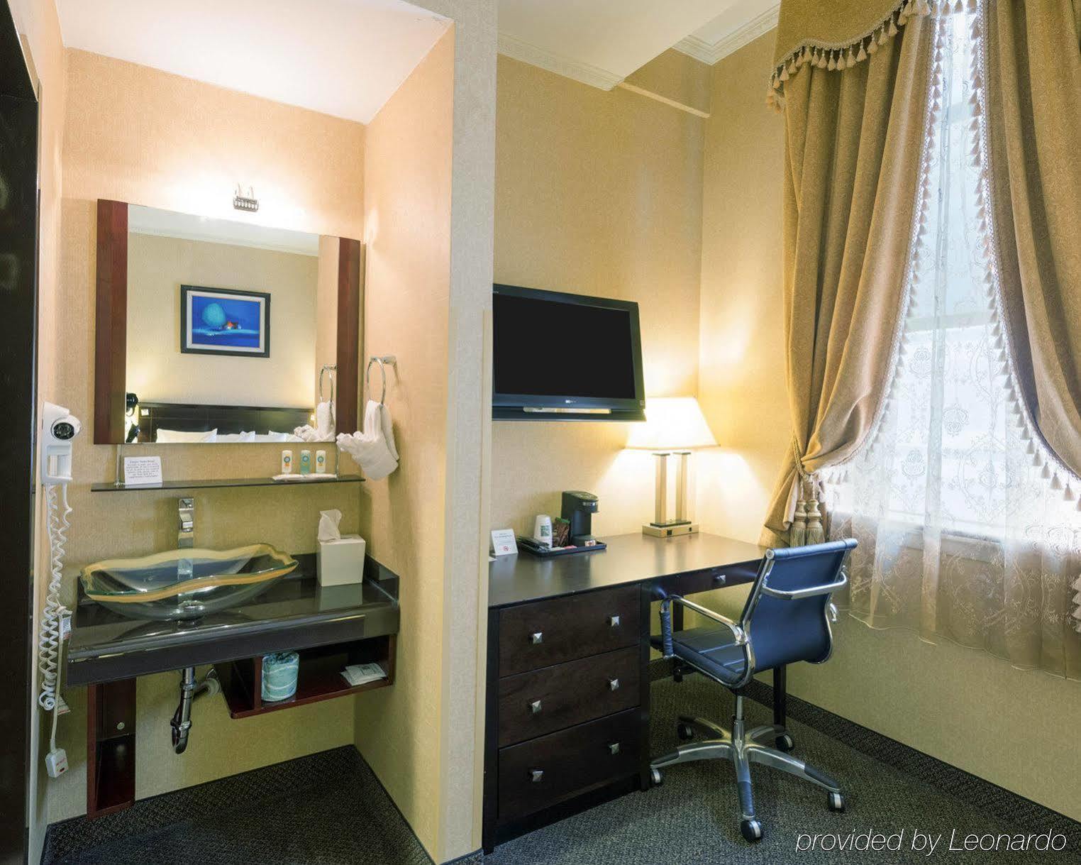 Baltimore Plaza Hotel 外观 照片