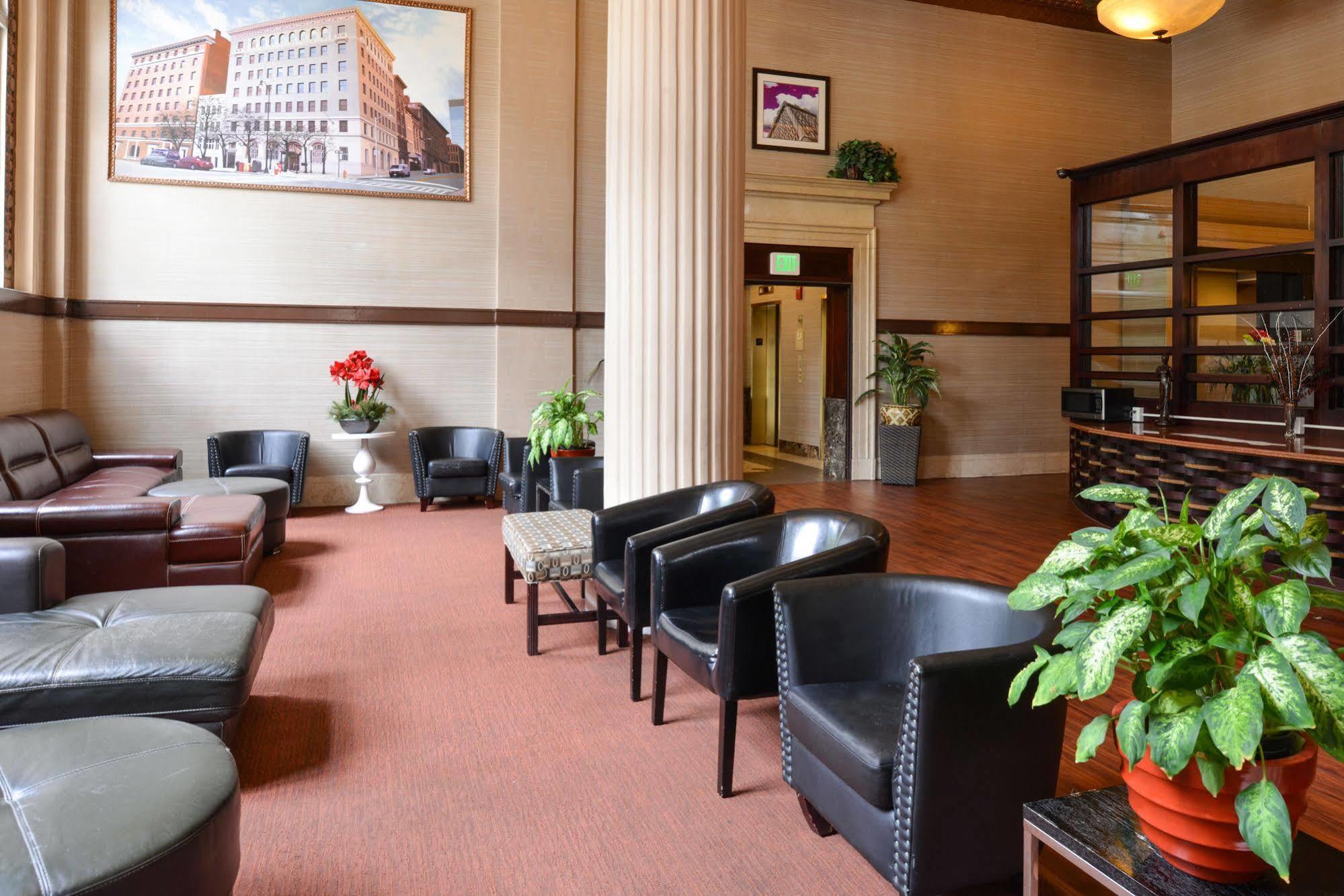 Baltimore Plaza Hotel 外观 照片